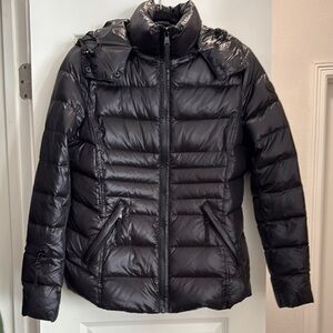 Sleek Black Women's Puffer Jacket